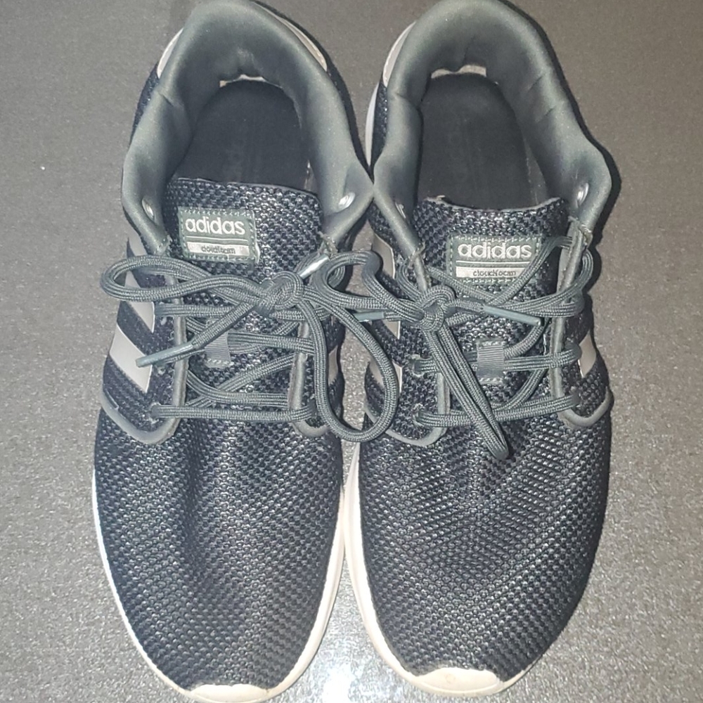 Adidas Army Green Cloudfoam sneakers